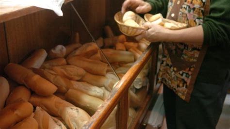 El precio del kilo de pan puede llegar a $80 por el aumento de la harina