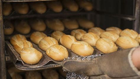 El precio del pan aumenta al menos un 10% este martes