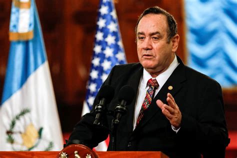 El presidente de Guatemala llega a su primer aniversario con índices de ...