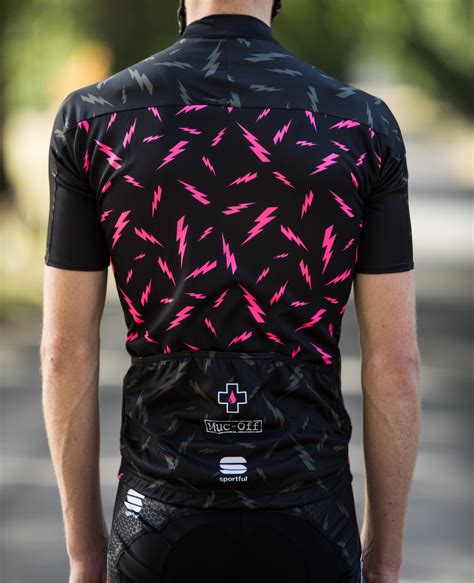 El programa de ropa ciclista personalizada de Sportful ...
