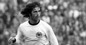 El universo del fútbol: Gerd Müller, el  Bombardero de la ...