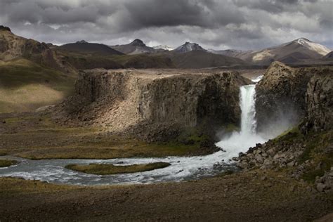 El Valle de los Cóndores en Chile amenazado para la escalada   Desnivel.com