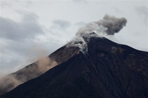 El volcán de Fuego de Guatemala registra de 3 a 5 ...