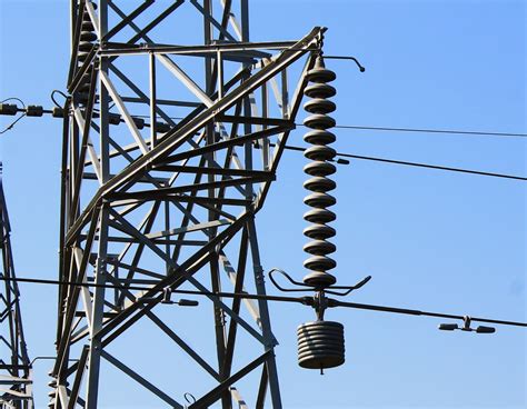 Electricidad/Electricitat: Materiales líneas alta tensión