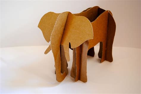 Elefante cartón | Animales de carton, Cartón, Escultura de cartón