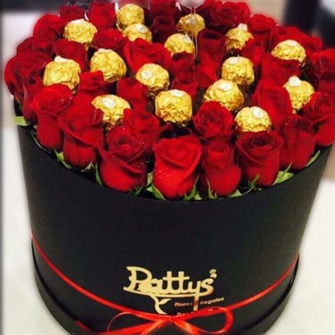 Elegante Flowers box rosas y chocolates – Pattys Flores y ...