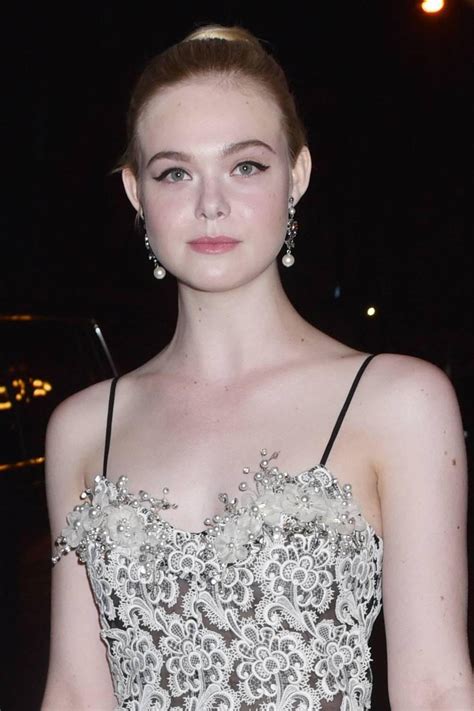 Elle Fanning Cleavage – The Fappening Leaked Photos 2015 2019