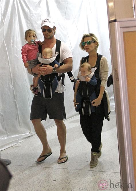 Elsa Pataky y Chris Hemsworth con sus tres hijos en el ...