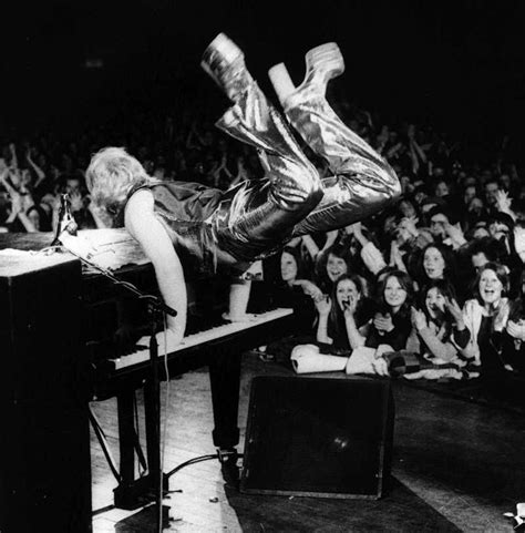 Elton John, 1973 | Elton john, Elton john 70s, Rock and roll