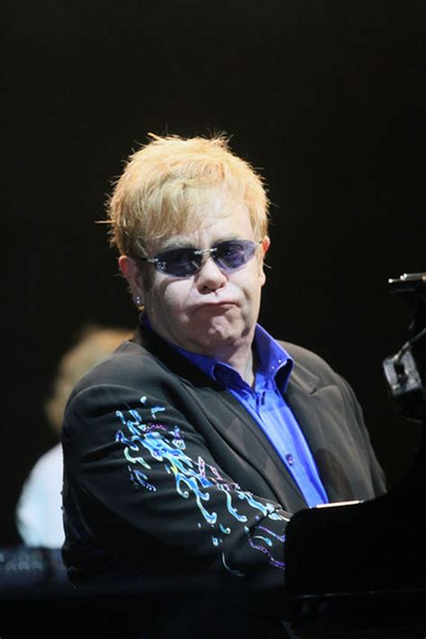 Elton John canta entre brócolis | Noticias de actualidad | EL PAÍS