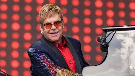 Elton John celebró el día en que decidió cambiar su vida — Rock&Pop