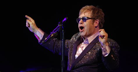 Elton John compondrá un musical basado en  The Devil Wears Prada    El ...