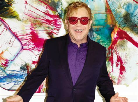 Elton John,  conmocionado  por la muerte de su madre | Critica