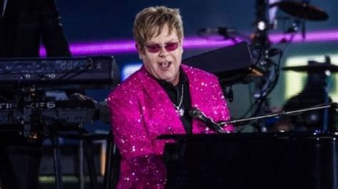 Elton John Diana tribute tops best selling single chart   BBC News