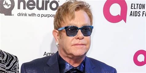 Elton John, en  shock  por la muerte de su madre