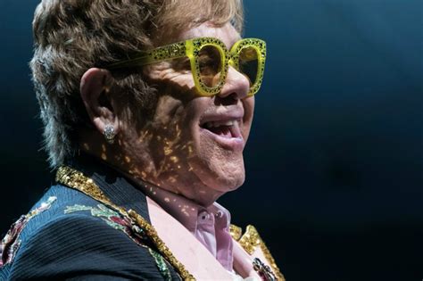 Elton John encabeza lista de músicos mejores pagados en 2020 » Centro ...