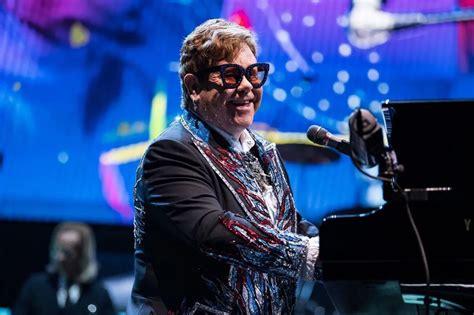 Elton John es el músico mejor pago, pero tiene dificultades económicas ...