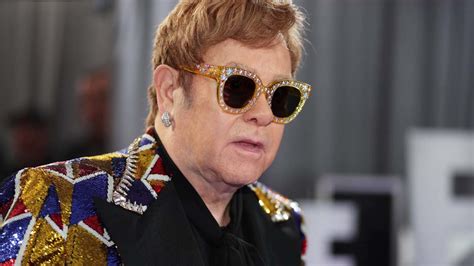 Elton John estuvo al borde de la muerte por una infección   Noticias A ...