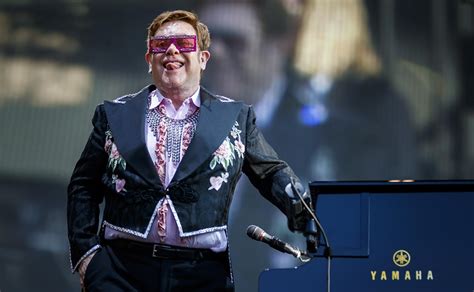 Elton John habla de su terror a morir sin ver crecer a sus hijos