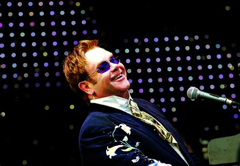 Elton John lança versão demo da música “Here’s To The Next Time ...