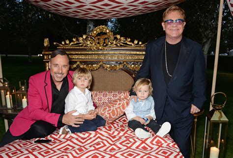 Elton John no dejará toda su herencia a sus hijos, entérate por qué ...