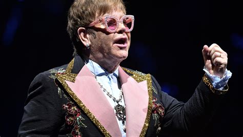 Elton John plays hits, talks musical journey at 3 hour Orlando concert