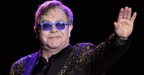 Elton John recauda ocho millones de dólares para combatir el Covid 19 ...