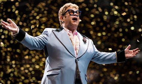 Elton John se queda sin voz a mitad de un concierto | T13