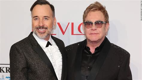 Elton John y David Furnish ahora son legalmente marido y marido | CNN