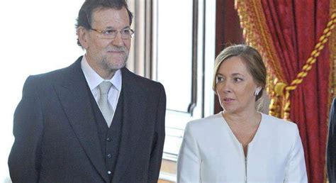 Elvira Fernández, mujer de Mariano Rajoy, abandona la ...