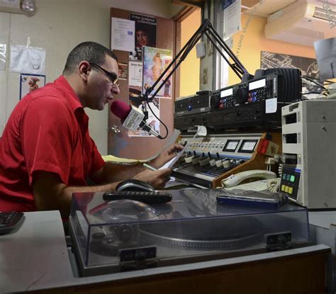 Emisoras de radio unen sus señales y voces por Puerto Rico | El Nuevo Día