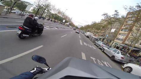 En moto por Barcelona 2017   YouTube