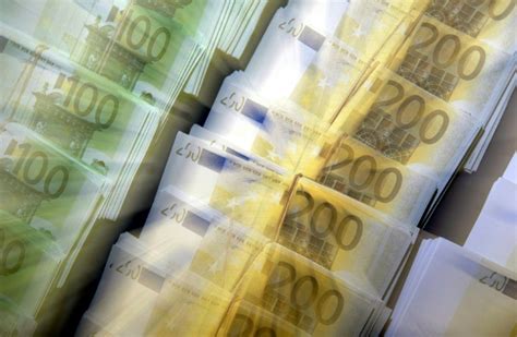 En prisión por fabricar 10 millones de euros en billetes ...