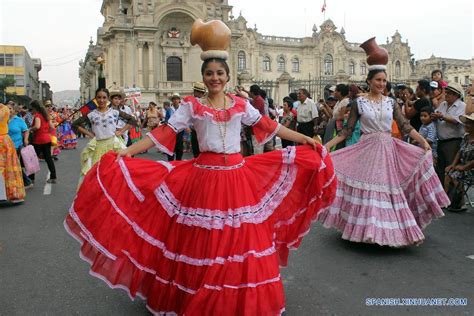 Encuentro Internacional de Folklore  Mi Perú 2015  en Lima  4