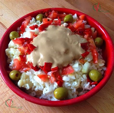 Ensalada de arroz y coliflor con mayonesa de salsa de soja ...