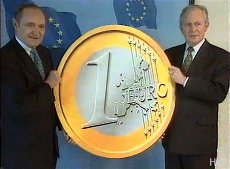 Entra en vigor  el euro  la moneda única para los países de la Unión ...