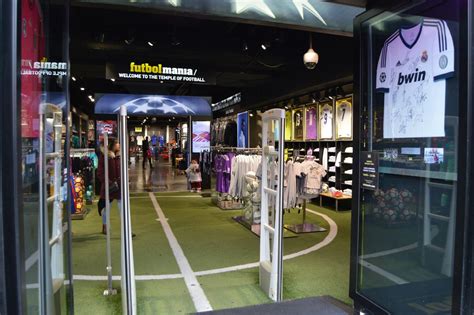Entrada a tienda Futbolmanía, Sol  Madrid . Diciembre 2016 ...