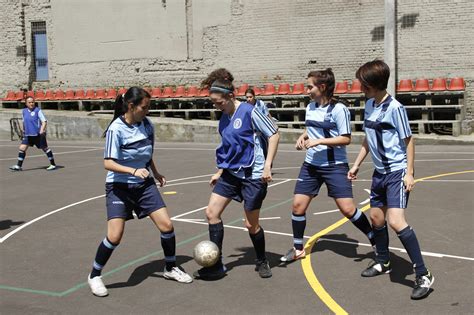 Entrenamiento de Fútbol Sala Femenino | Universidad de Bogotá Jorge ...