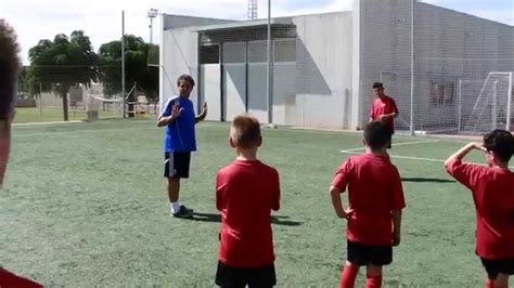 Entrenamientos de fútbol para juveniles en el Valencia CF YouTube