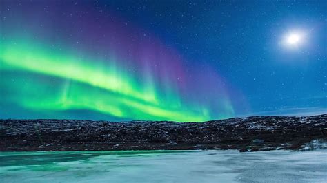 Epic Aurora Borealis Over Greenland And Iceland | Bored Panda