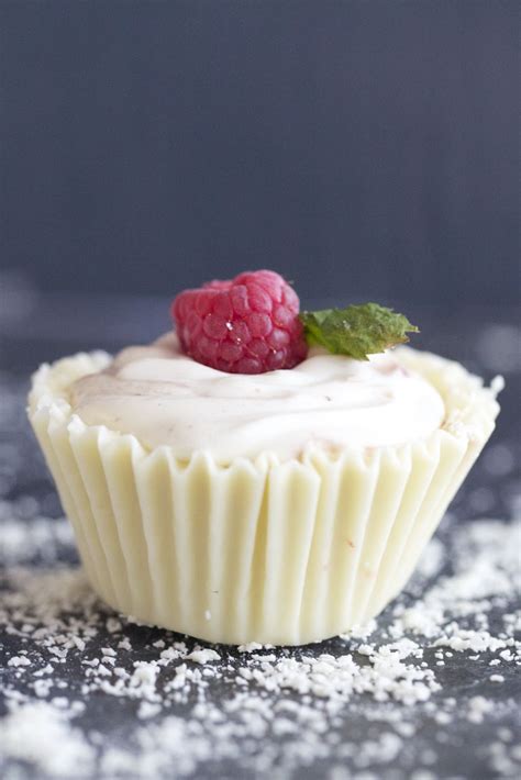 Epicurean Mom: White Chocolate Raspberry Mousse Cups