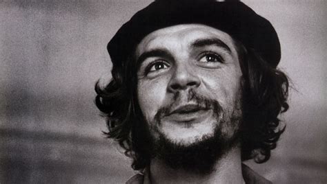 Ernesto Che Guevara   History and Biography