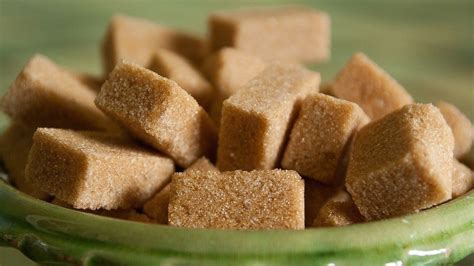 ¿Es el azúcar moreno más sano que el azúcar blanco?