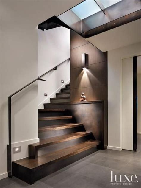 Escaleras para interiores: Diseños modernos de cemento, madera