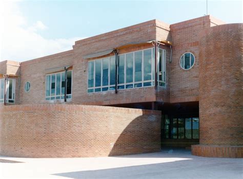 Escola Sant Jordi   Arquitectura Catalana .Cat