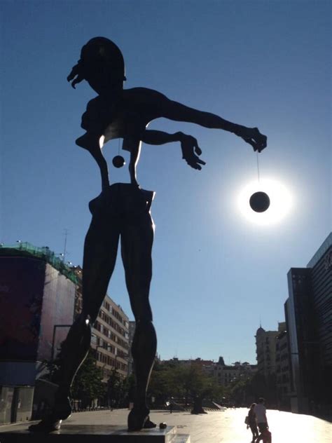 Escultura de Dalí , en plaza Felipe II  Madrid  photo luis ...