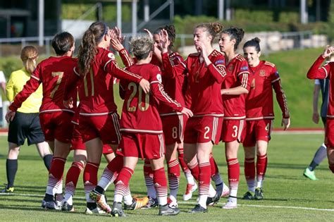 España convoca 18 jugadoras para últimos partidos ...