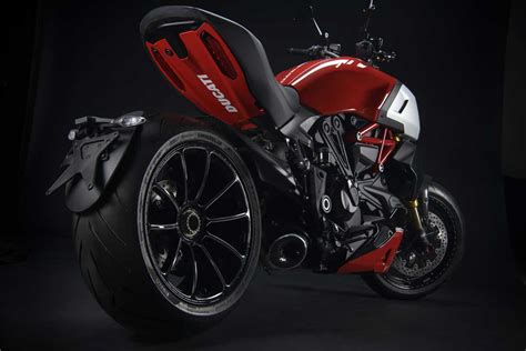 Espectacular Diavel 1260 con Ducati Performance