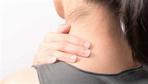 Espinilla en el cuello: causas, tratamientos y prevención   Salud   Tudo
