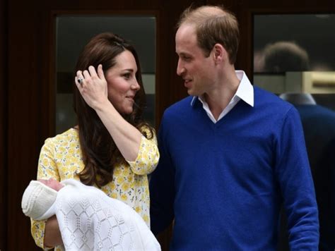 Esposa de príncipe William dá à luz um menino